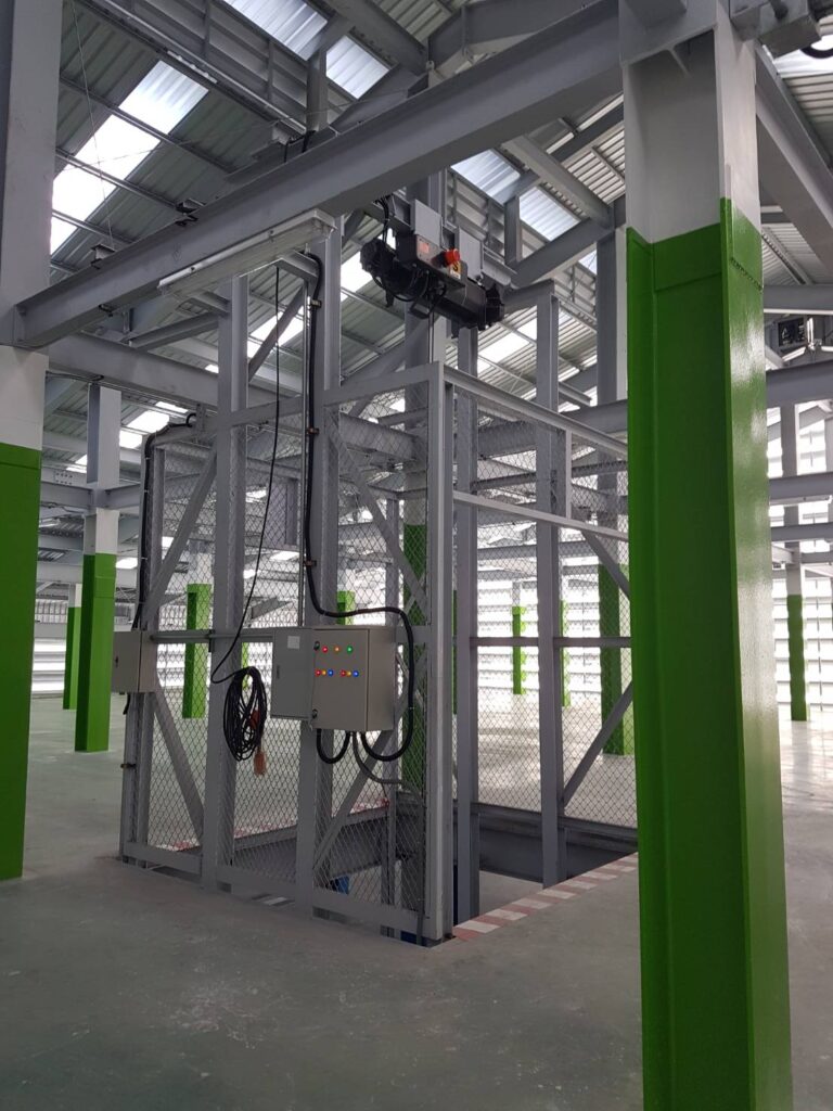 ลิฟท์บรรทุกสินค้า Cargo Lift (1)